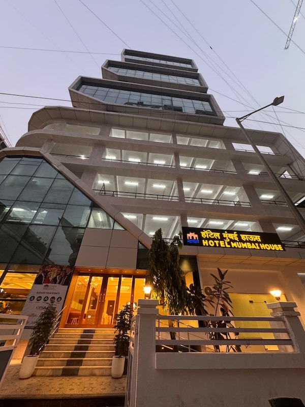 HOTEL MUMBAI HOUSE VASHI
